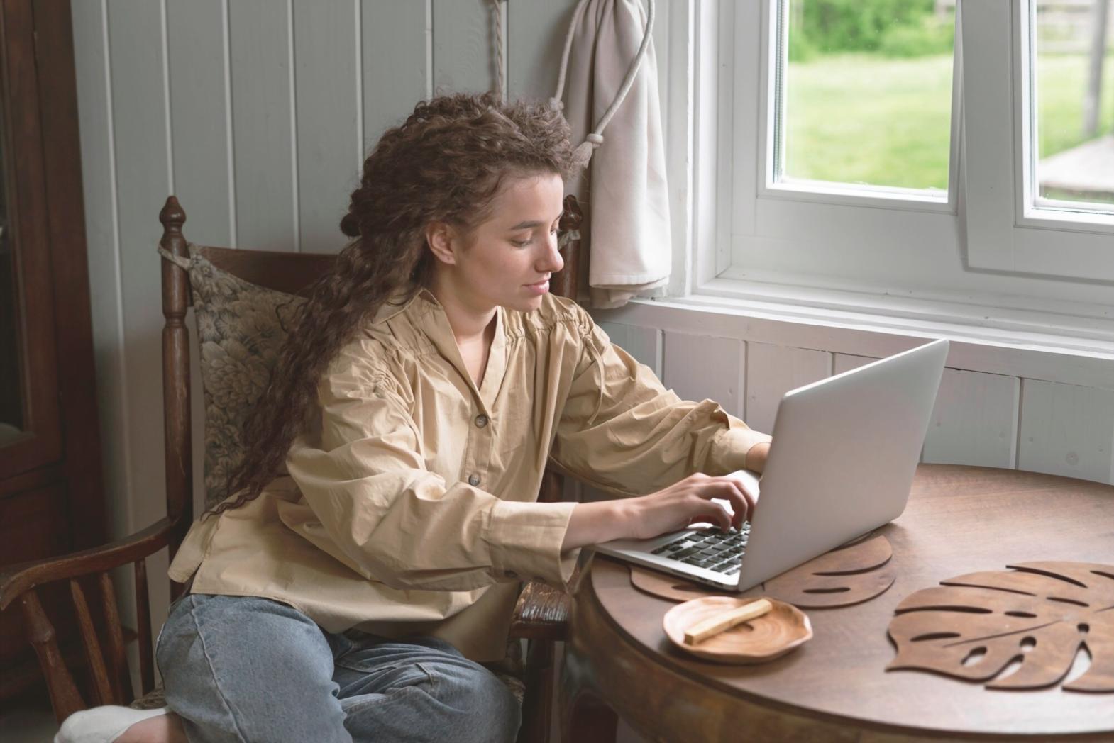 Ambiente di lavoro di un coach che dimostra il successo nella costruzione della propria pratica